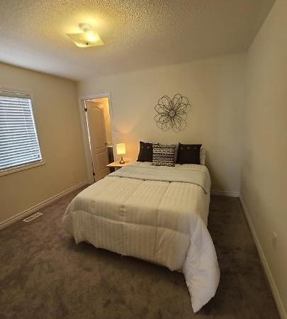 Glow Bestie Home Brampton Extérieur photo